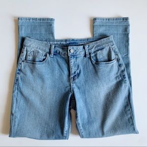 Laurie Felt Classic Boyfriend Jeans Size 6 Petite Light Wash Distressed